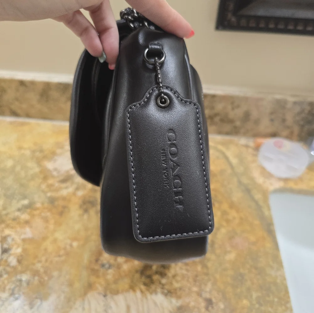 Black Quilted Shoulder Bag - Picture 4 of 7